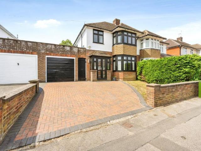 House for sale in Spring Park, Luton