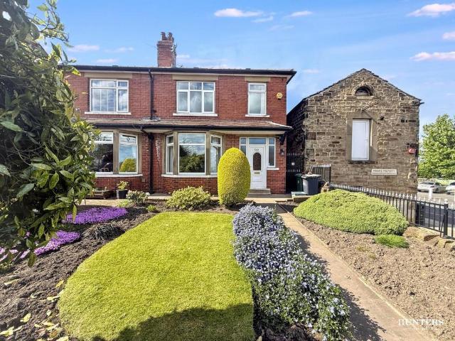 House for sale in Thornhill Lees