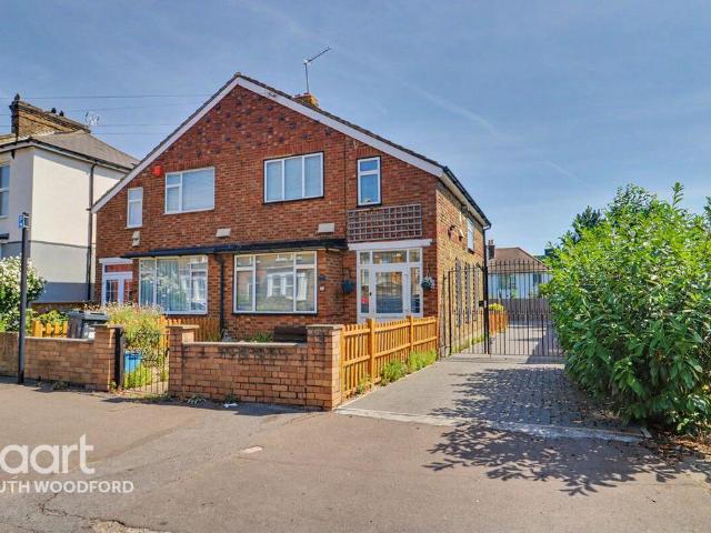 House for sale in South Woodford, Greater London