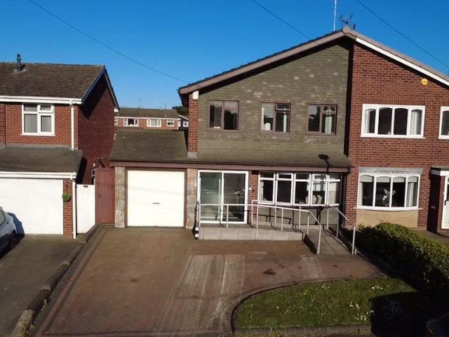 House for sale in Landywood, Great Chatwell