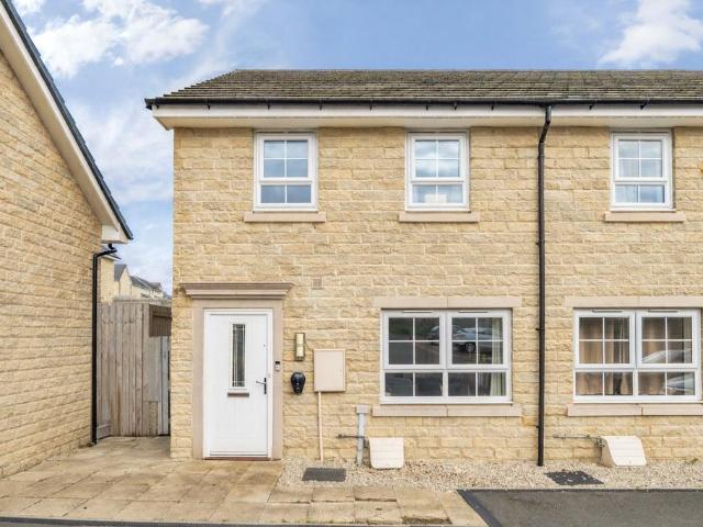 House for sale in Longwood, West Yorkshire