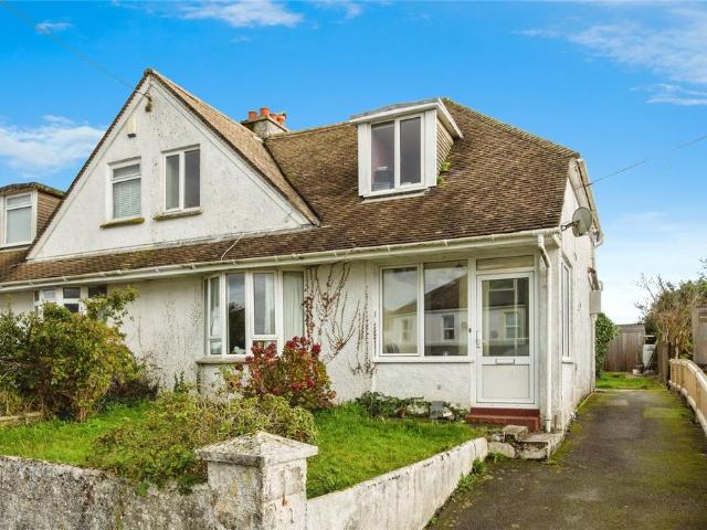House for sale in Lamellion, Cornwall