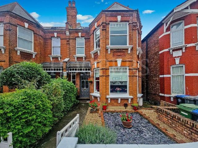 House for sale in Dollis Hill, Greater London
