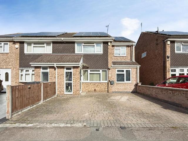 House for sale in Rushey Mead, Leicester