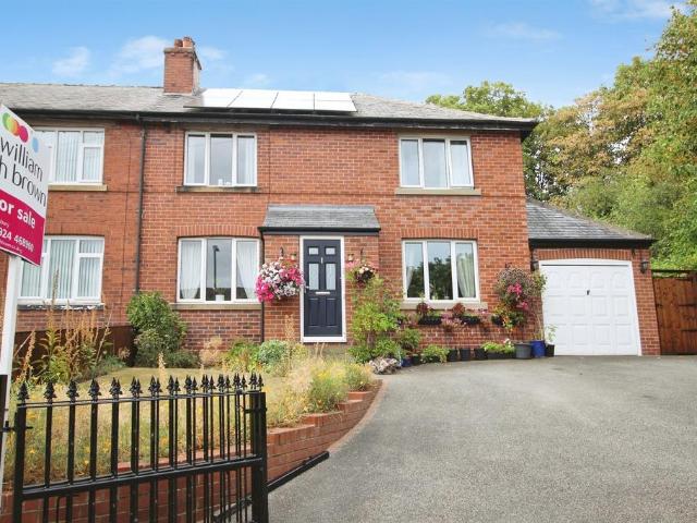 House for sale in Dewsbury, West Yorkshire