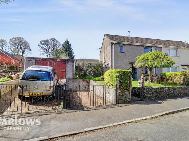 House for sale in Tredomen, Hengoed