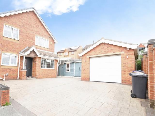 House for sale in Cudworth, South Yorkshire