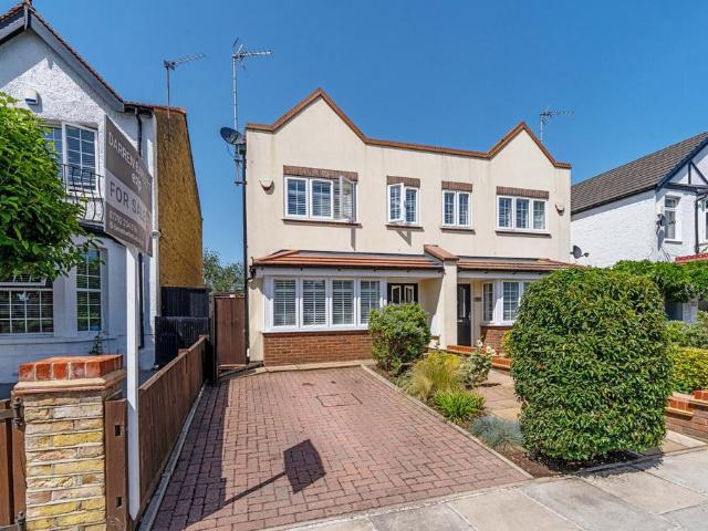 House for sale in Whitton, Greater London
