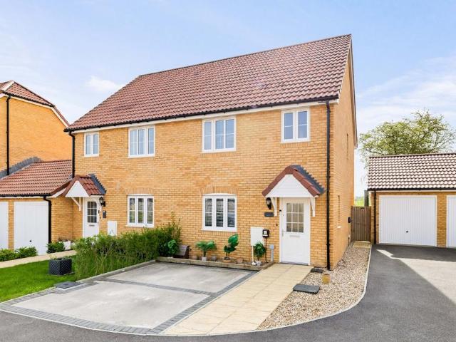 House for sale in Hawkinge, Folkestone