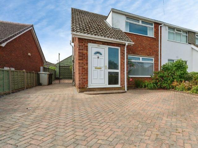 House for sale in Holton le Clay, Belleau