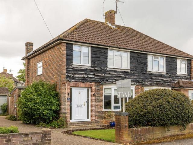 House for sale in Woodhatch, Red Hill