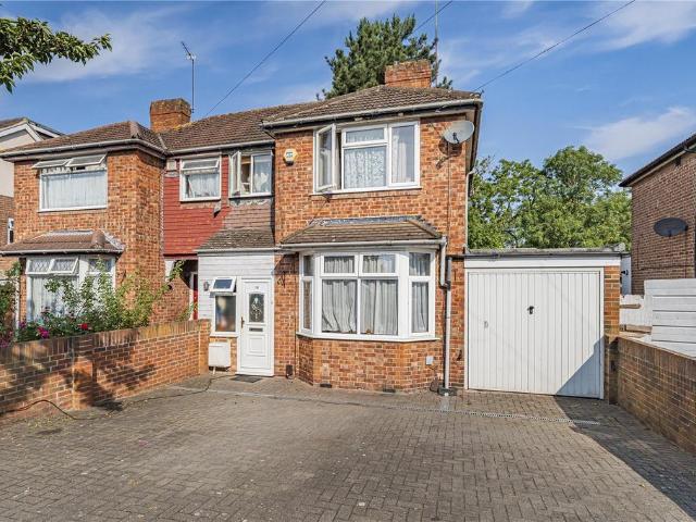House for sale in Yeading, Greater London