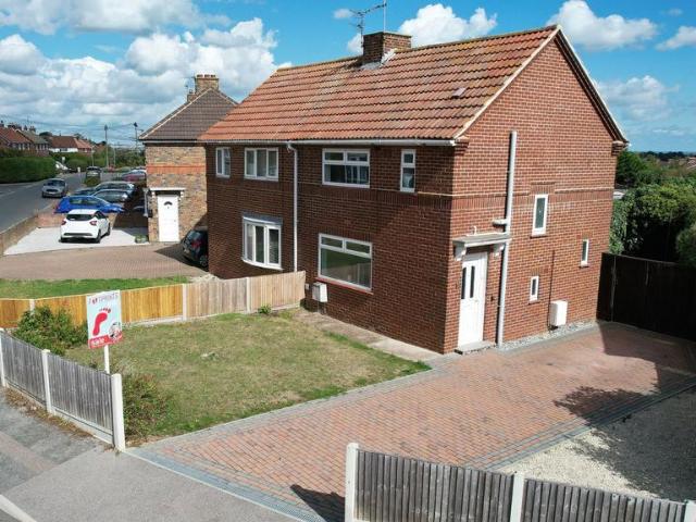 House for sale in Mill Hill, Dover