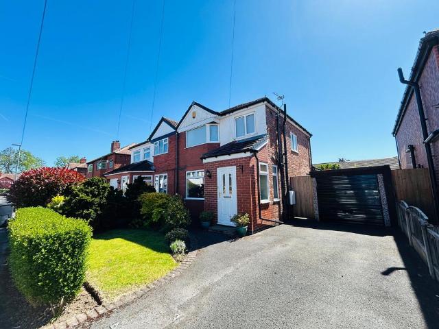 House for sale in Thelwall, Warrington