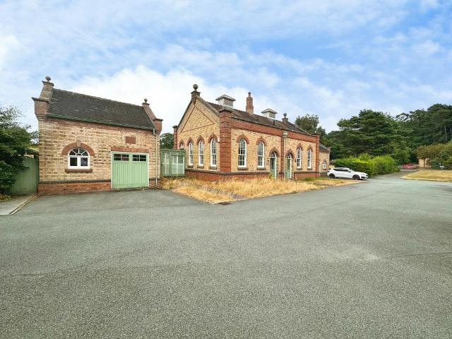 House for sale in Baswich, Staffordshire