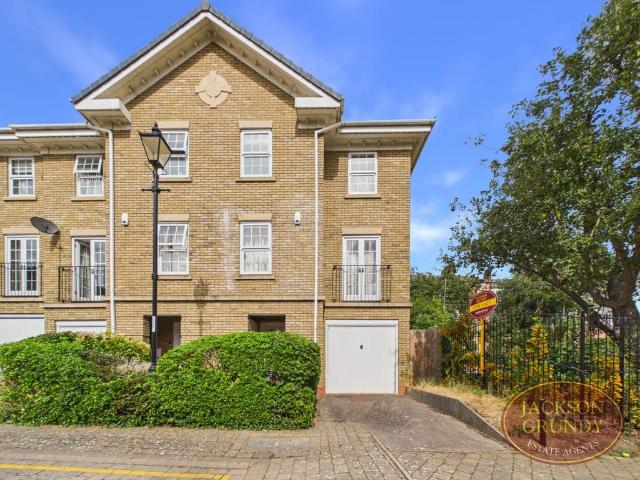 House for sale in Northampton, Northamptonshire