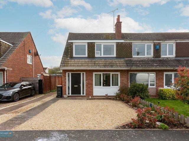 House for sale in Thurloxton, Somerset