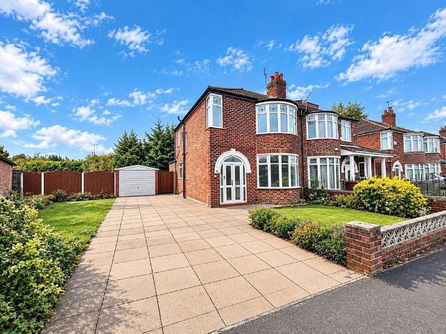 House for sale in Parrs Wood, Manchester