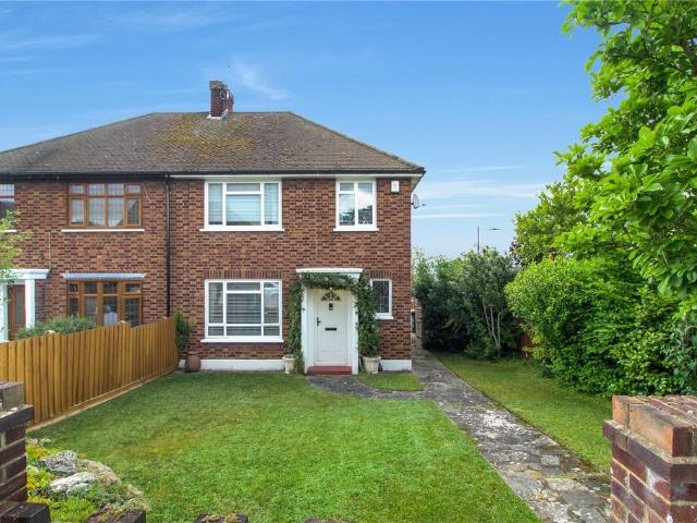 House for sale in Alton Barnes, Essex