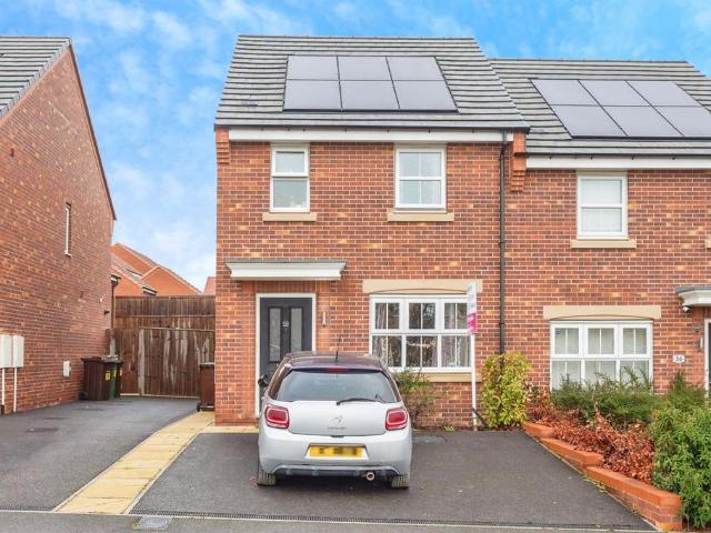 House for sale in City Fields, West Yorkshire