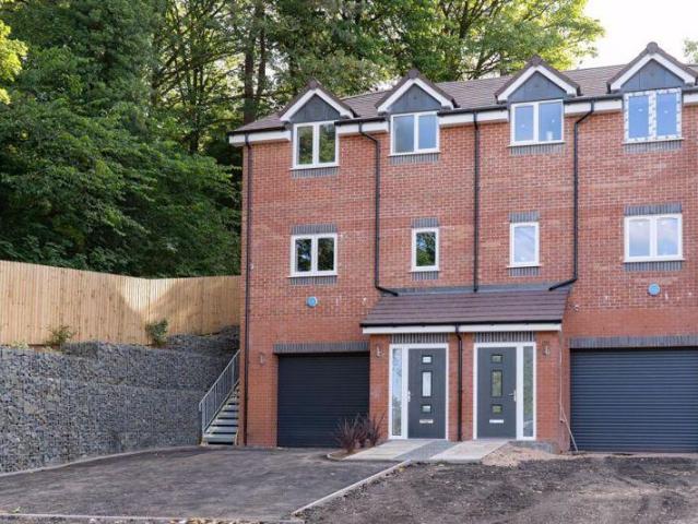 House for sale in Bromsgrove, Worcestershire