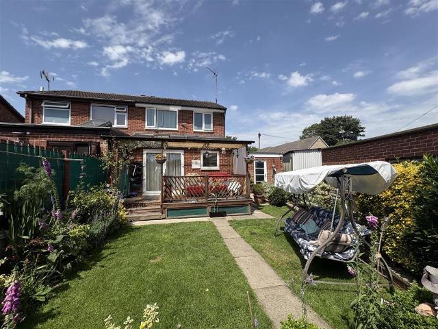 House for sale in Birstall Smithies, West Yorkshire