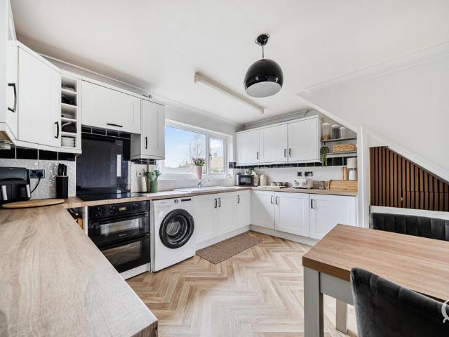 House for sale in Oad Street, Kent