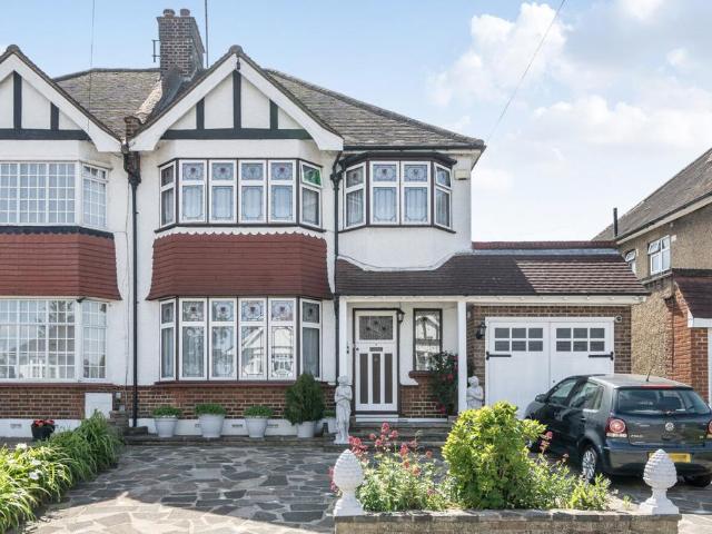 House for sale in New Southgate, Greater London