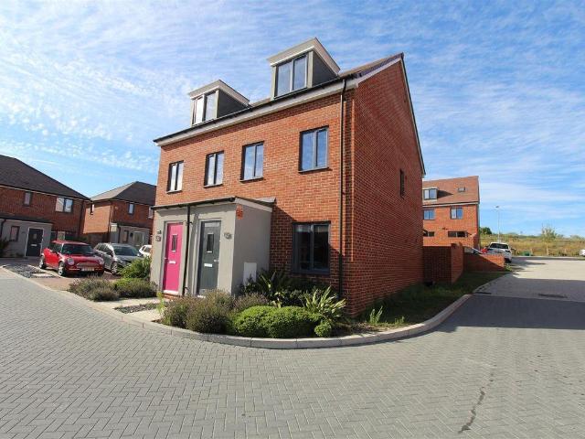 House for sale in Castle Hill, Dartford