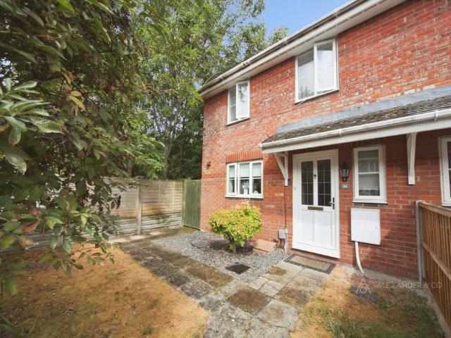 House for sale in Houghton Regis, Bedfordshire
