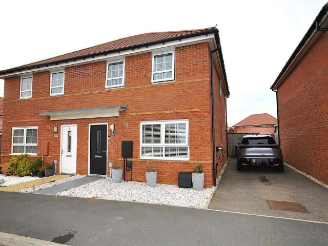 House for sale in Overstone Leys, Overstone