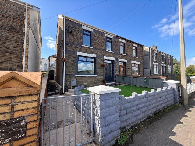 House for sale in Llangynwyd Middle, Cwmfelin