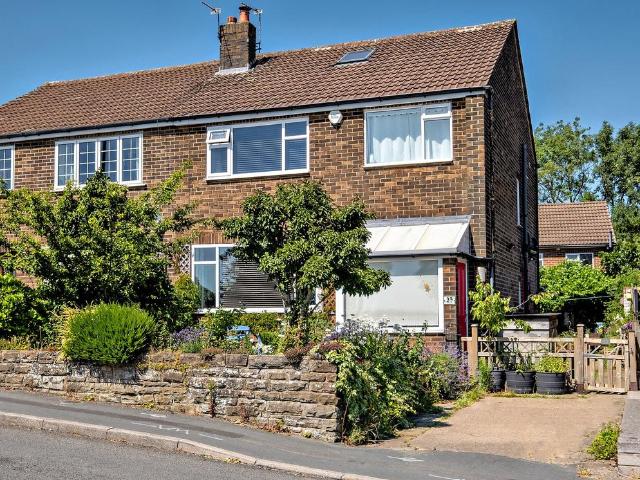 House for sale in Shadwell, West Yorkshire