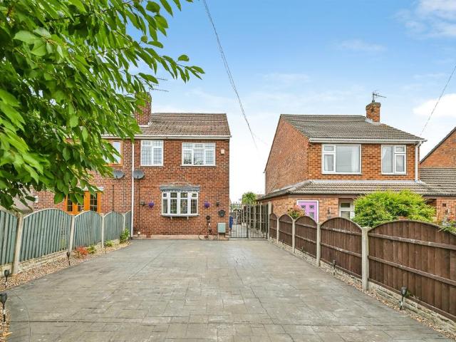 House for sale in Larklands, Caldermill