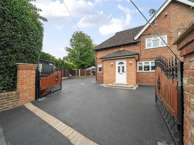 House for sale in Ash, Guildford