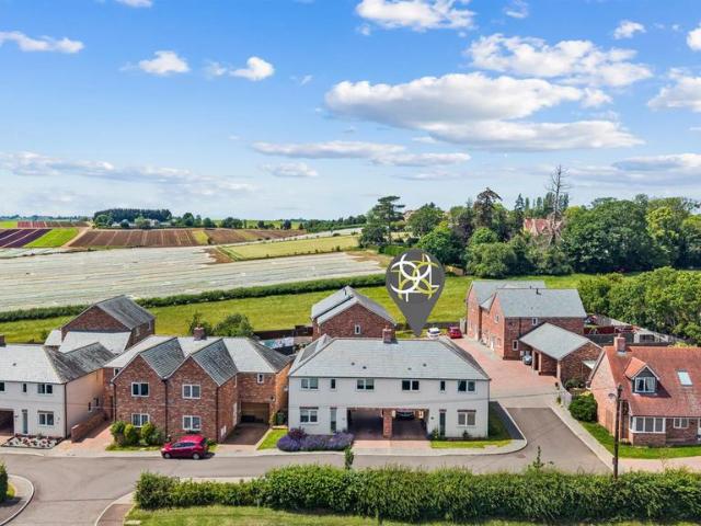 House for sale in Crookhill, Worcestershire