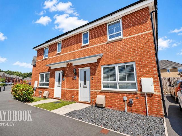 House for sale in Royston, South Yorkshire