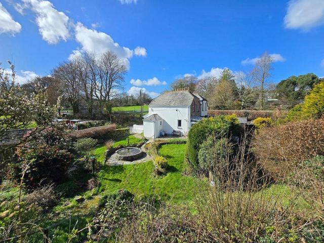 House for sale in Weir Quay, Devon
