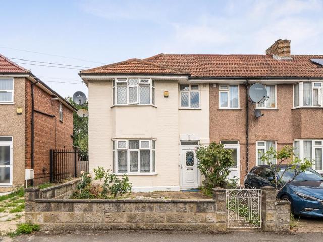 House for sale in London Borough of Ealing, Greater London