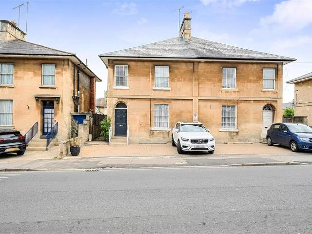 House for sale in Chippenham, Wiltshire