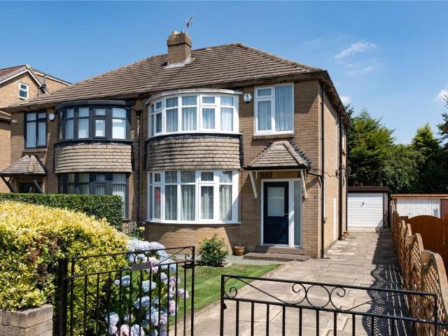 House for sale in Carr Manor, Moor Allerton