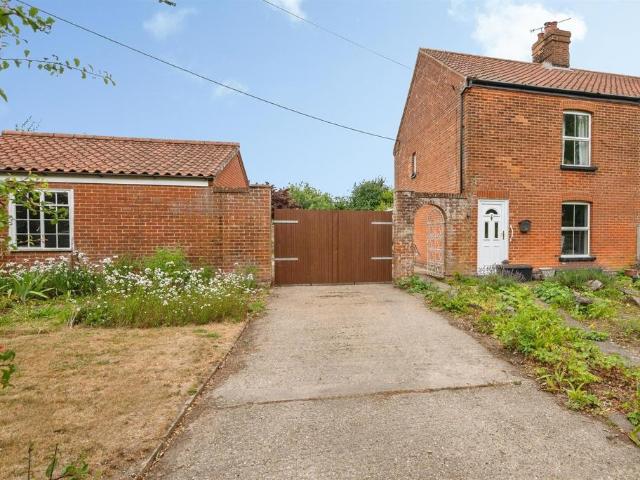 House for sale in Comers, Norfolk