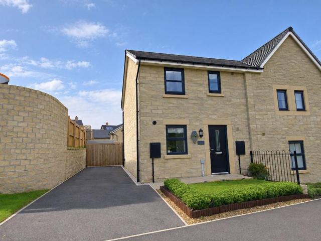 House for sale in Horwich End, High Peak