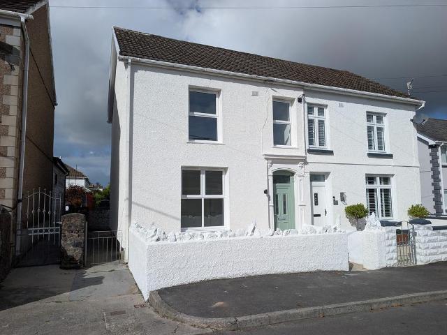 House for sale in Cwmllynfell
