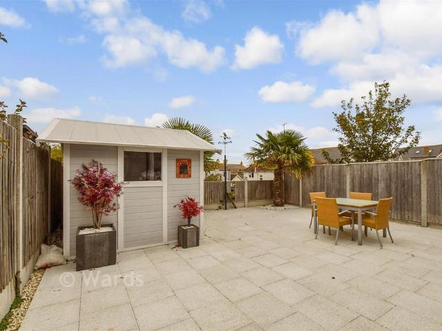 House for sale in Upton, Acol
