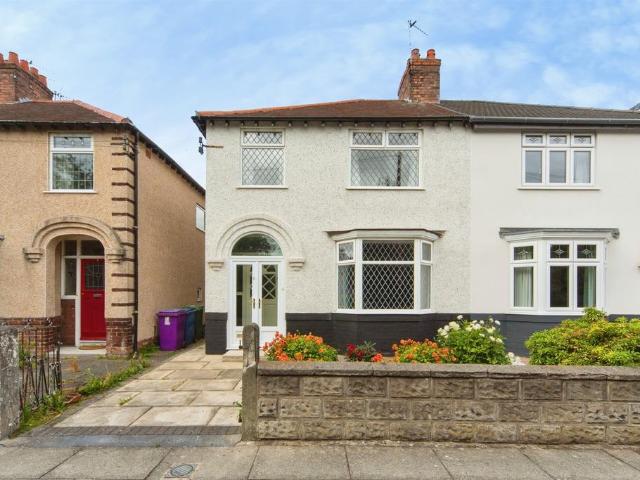 House for sale in Calderstones