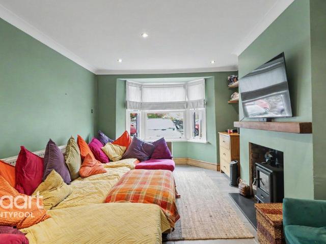 House for sale in Charlesville, Abersychan