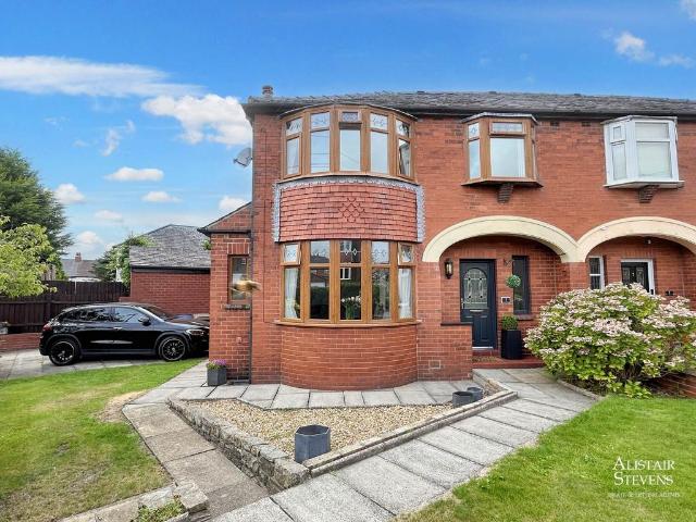House for sale in Buersil Head, Burnedge