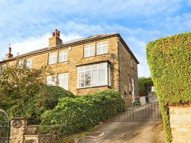 House for sale in Riddlesden, West Yorkshire