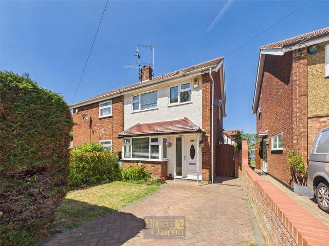 House for sale in Laindon, Essex